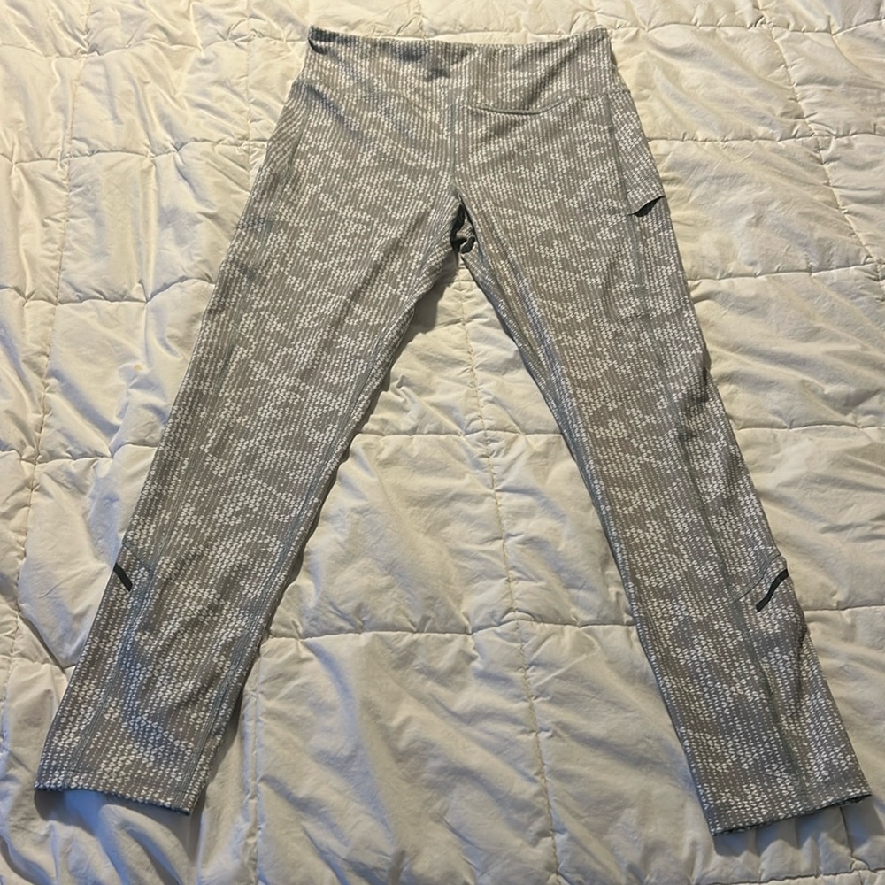 GoLite Women’s Large Running Tights in excellent like-new condition.